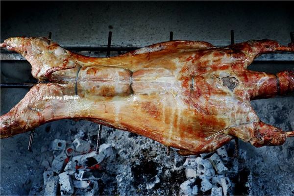 世上10道最残忍恶心的名菜 活吃章鱼和三吱儿上榜让人恶心