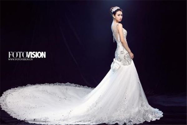 2021婚纱十大品牌排行榜:桂由美上榜 第3西班牙奢华婚纱礼服