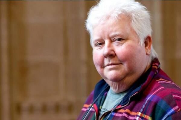 世界十大知名畅销书作家，英国作家占五位，第一最畅销(丹·布朗)