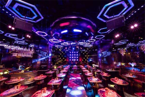深圳十大酒吧排行榜:TOP NIGHT CLUB上榜,它是小酒馆