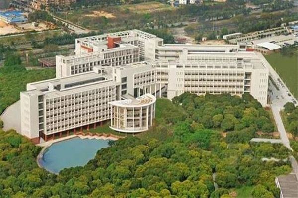 中国十大鬼校 南京大学 深圳大学上榜