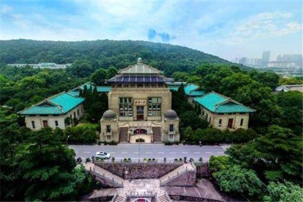 中国十大鬼校 南京大学 深圳大学上榜