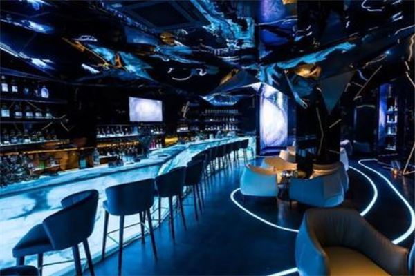 深圳十大酒吧排行榜:TOP NIGHT CLUB上榜,它是小酒馆