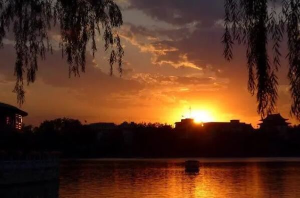 北京最美的十大赏月胜地，卢沟桥上榜，第一被誉为皇家园林博物馆