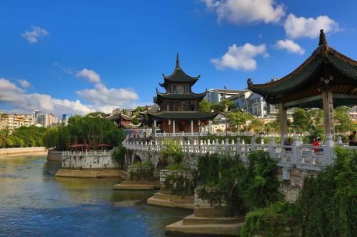 贵阳十大最值得去的景点：甲秀楼上榜，第三杜鹃花海