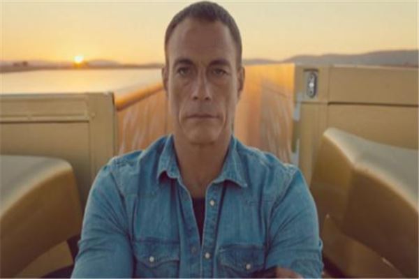 好莱坞十大硬汉排行榜：道恩·强森上榜，施瓦辛格仅第二