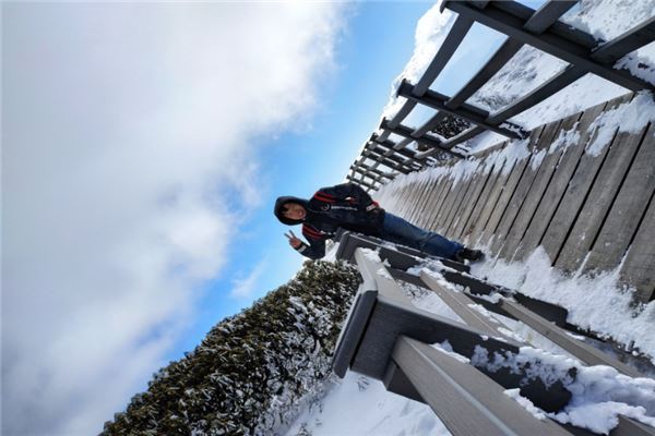 昆明十大风景名胜区排行榜:海埂大坝上榜,云南民族村第十