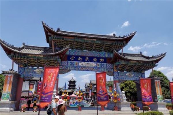 昆明十大风景名胜区排行榜：海埂大坝上榜，云南民族村第十