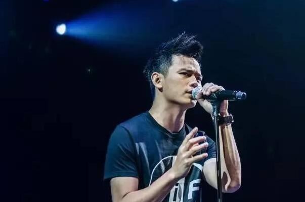 贵州十大明星 龚琳娜上榜,第一是宁静