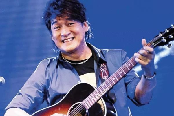 周华健十大经典歌曲排行榜：《爱相随》上榜，第六超级治愈