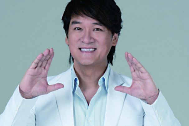 周华健十大经典歌曲排行榜：《爱相随》上榜，第六超级治愈