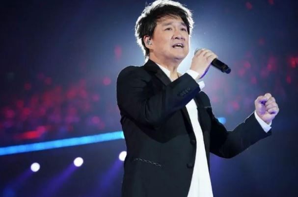 周华健十大经典歌曲排行榜:《爱相随》上榜,第六超级治愈
