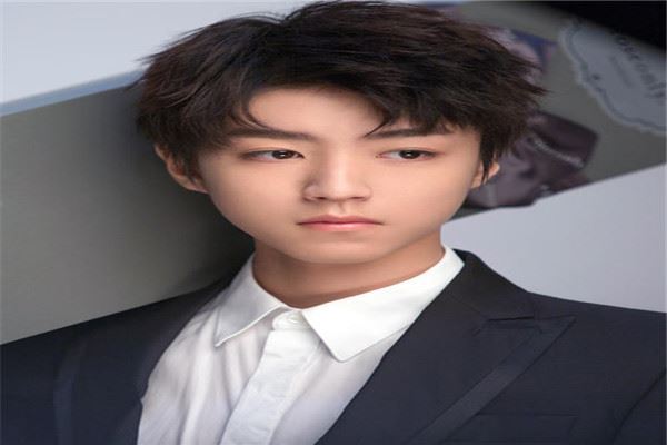 十大顶级流量明星排名：易烊千玺上榜，第八资源好