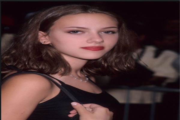 世界公认颜值最高的女明星：卡米拉·贝勒上榜，她是平民王妃