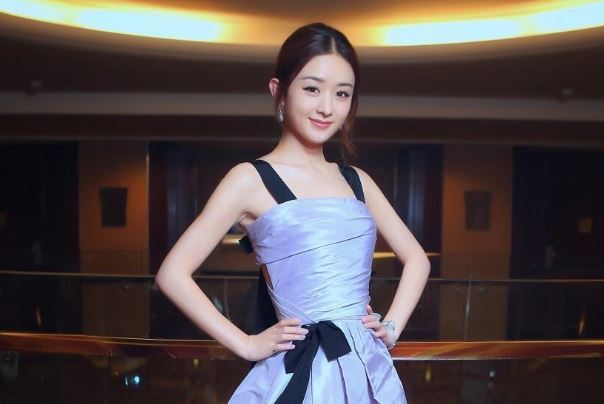 娱乐圈十大小脸女星排行榜：周冬雨上榜，第九乃“巴掌脸”