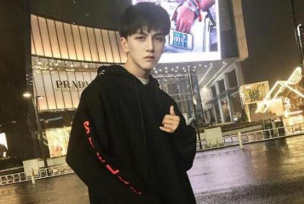 2019抖音十大小鲜肉男神，费启鸣/张欣尧 你喜欢哪一个?