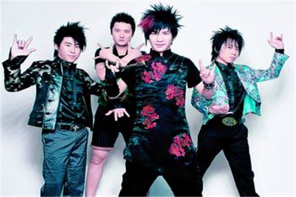 中国十大摇滚乐队排行榜 新裤子近期很火，二手玫瑰有特色