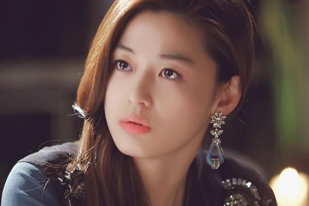 韩国十大人气最高的女明星排行榜:李知恩上榜,第一出道最早