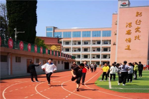 安顺市公立小学排名榜 安顺市第七小学上榜第二培养高素质人才
