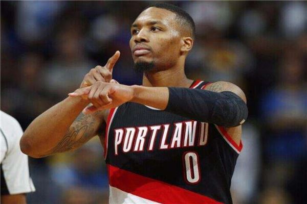 NBA十大最具争议的现役球员 斯蒂芬·库里上榜身体薄弱