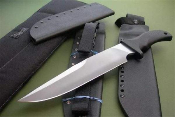 世界十大著名军刺 三棱军刺使用方便，第三非常适合搏斗