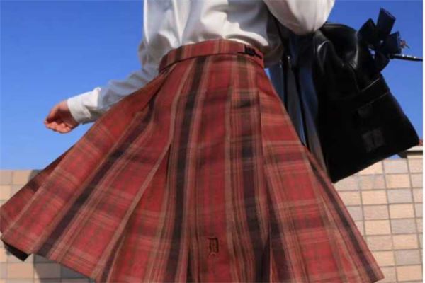 jk制服品牌排行榜：神仙club上榜，一件格裙销量三十万