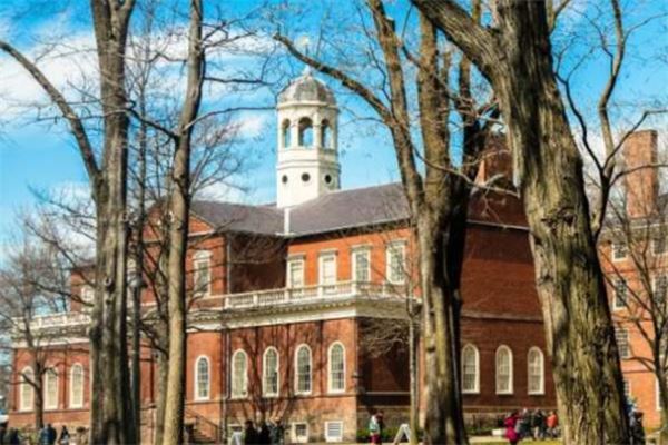 最有名的大学排行榜:剑桥大学上榜,第六录取率低