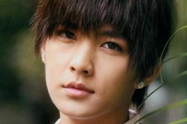 炎亚纶十大热门歌曲排行榜:《被忘录》上榜,第一生深情款款