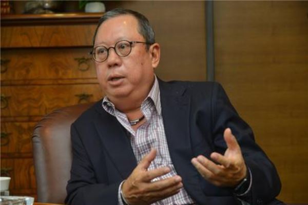 香港娱乐圈大佬级人物排名 成龙上榜曾志伟第一