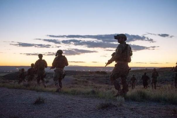 十大必看的军事电影排行榜：勇闯夺命岛上榜，第一中国制作