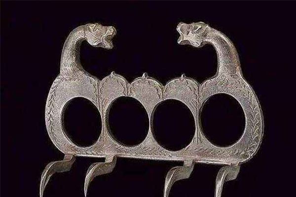 世界十大最毒暗器 吹箭在20米外可以一箭致人死亡