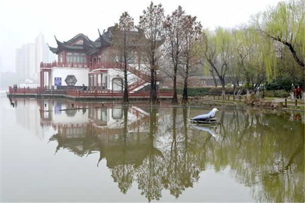 南京十大公园广场排名:河岸花海上榜,第3民国风情