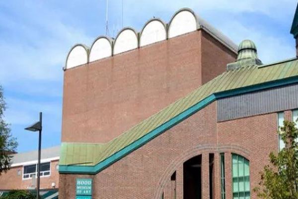 世界十大最奇特建筑 歪歪屋有着歪七扭八的形状很是特别