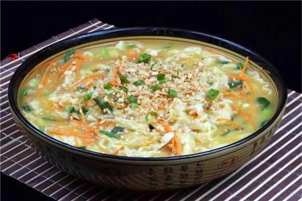 洛阳最好吃特色小吃排名 洛阳燕菜色香味俱全 胡辣汤食材丰富