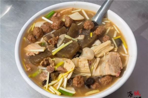 洛阳最好吃特色小吃排名 洛阳燕菜色香味俱全 胡辣汤食材丰富