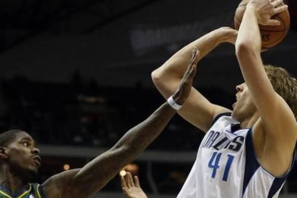 十大NBA球星成名绝技排行榜，天勾与45°打板均上榜