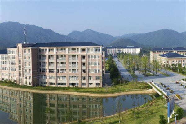 广西十大名校:广西科技大学上榜,第十以中医药学科为主