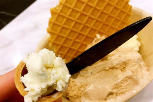 郑州十大饮品店排行榜：星巴克上榜，第一是纯手工制作