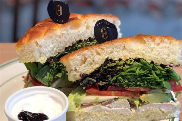 郑州十大饮品店排行榜：星巴克上榜，第一是纯手工制作