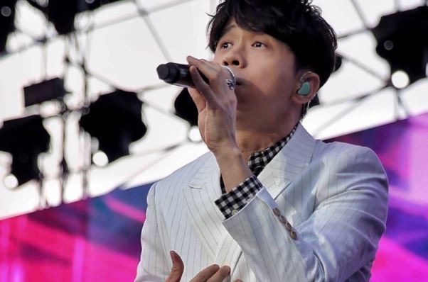 光良十大经典歌曲排行榜：《第一次》上榜，第二充满回忆