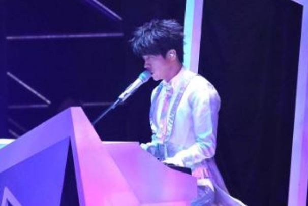 光良十大经典歌曲排行榜:《第一次》上榜,第二充满回忆