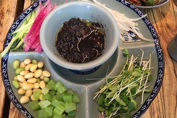 北京十大炸酱面馆：京味斋上榜，第一经济实惠又低调