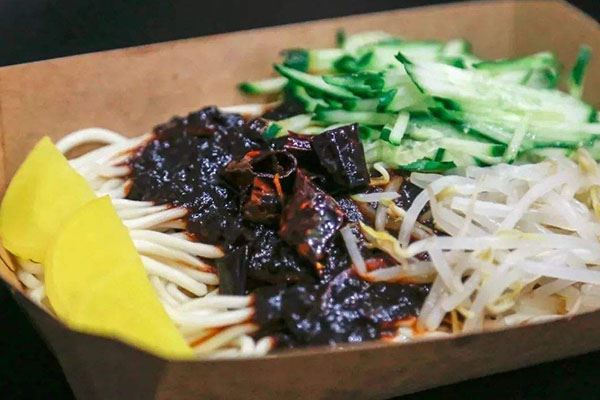 北京十大炸酱面馆：京味斋上榜，第一经济实惠又低调