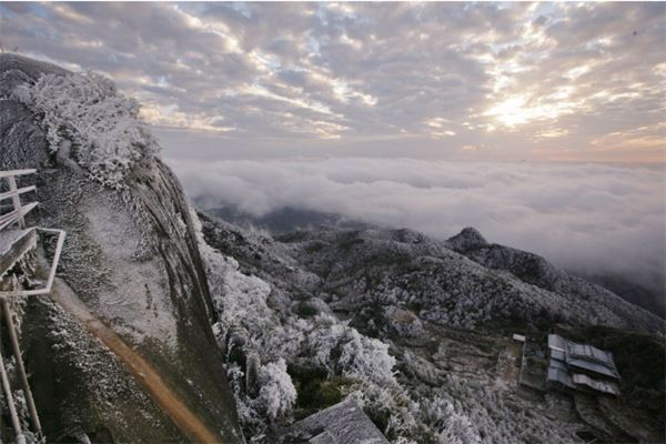 福建十大冬季旅游好去处：武夷山上榜，它的梅花最盛