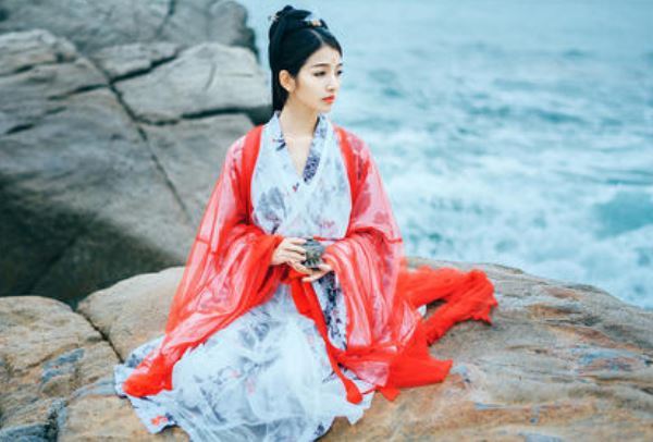 网络十大最火中国风歌曲排行榜：《九张机》上榜，第十是心动的声音