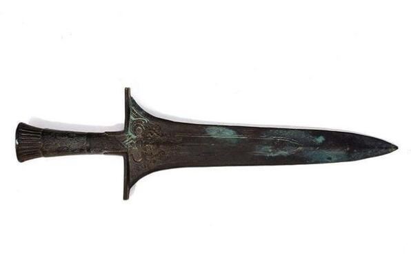 中国古代十大名剑排名，鱼肠剑上榜，第一是一把圣道之剑