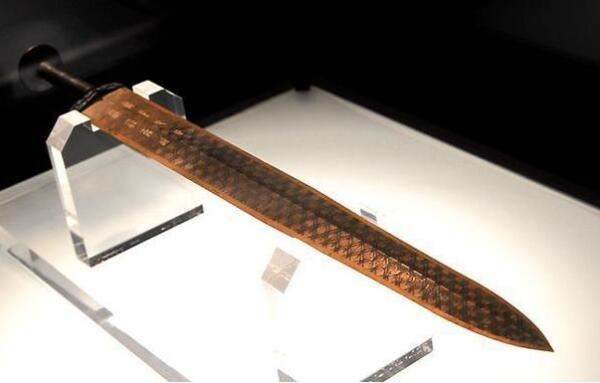 中国古代十大名剑排名，鱼肠剑上榜，第一是一把圣道之剑