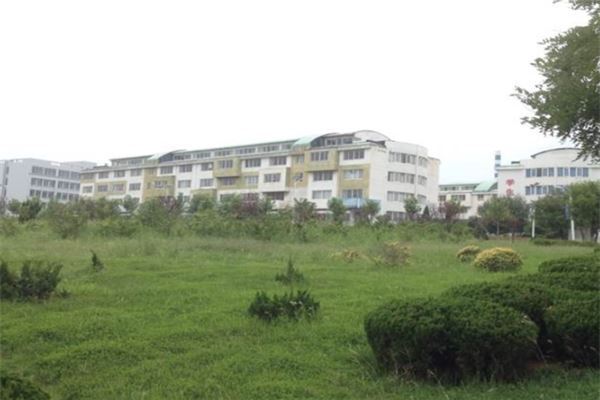 山东十大垃圾本科排行榜:潍坊科技学院上榜,它的专业少