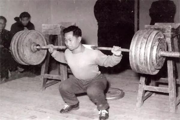 世界十大举重运动员：占旭刚上榜，他是伊朗的唯一