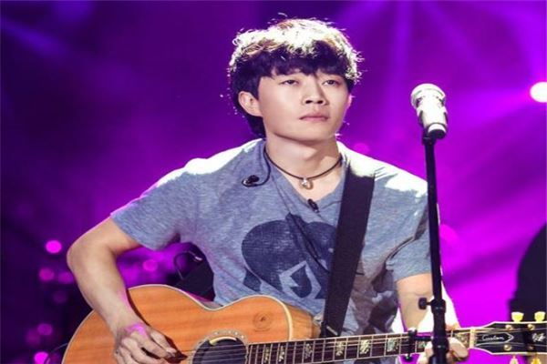 中国十大民谣歌手：赵雷上榜，他是《南山南》的原唱